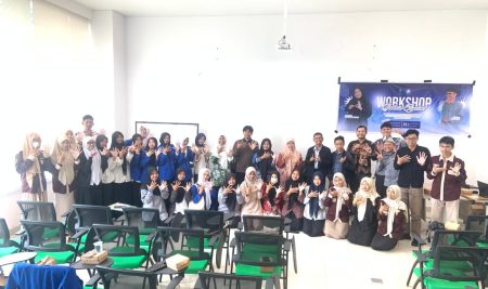 Prodi IPII Gelar Workshop Bahasa Isyarat, Dorong Layanan Perpustakaan yang Inklusif dan Profesional